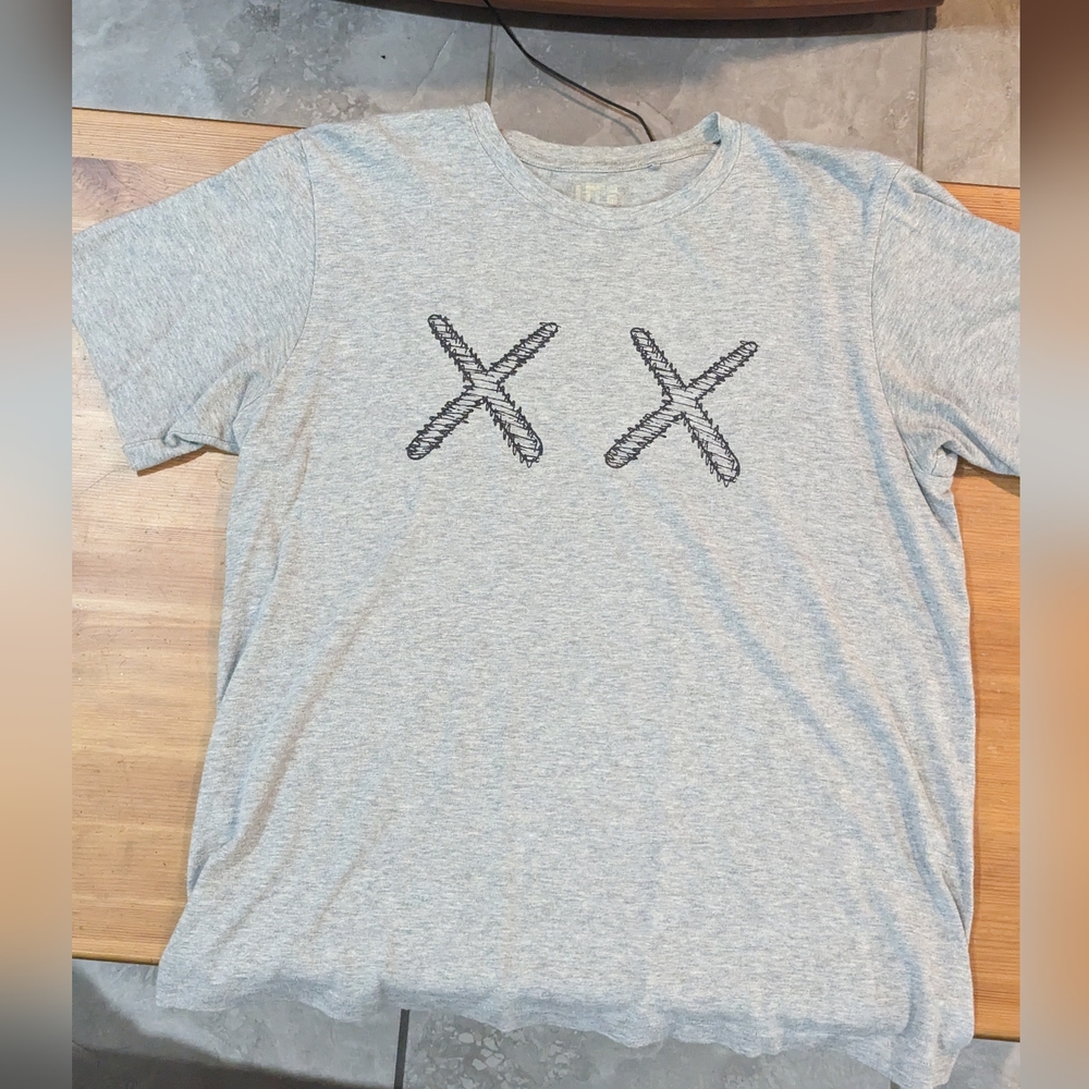 Uniqlo KAWS Collab T-Shirt Size M